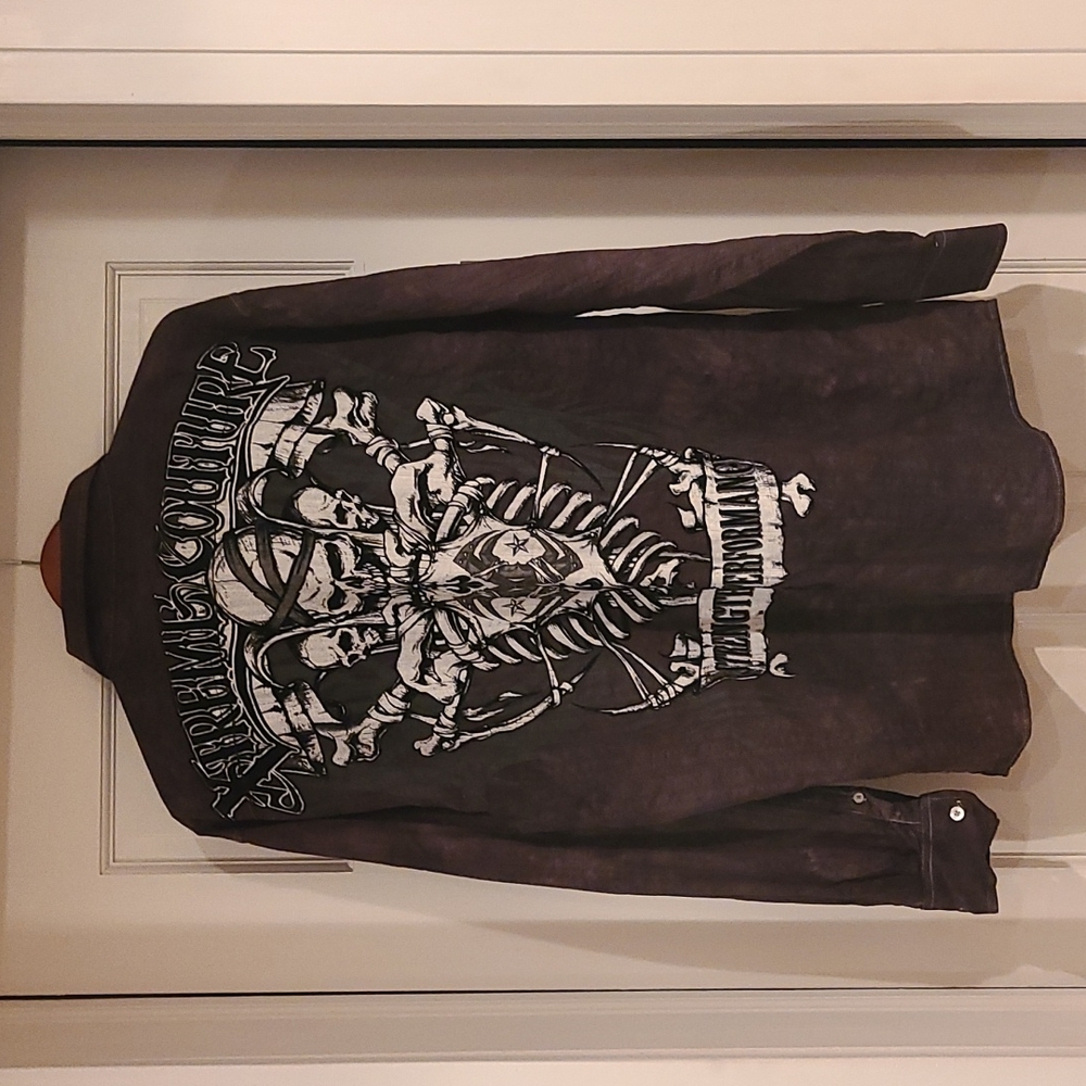 Extreme Couture Men's Skull Motif Button-down
